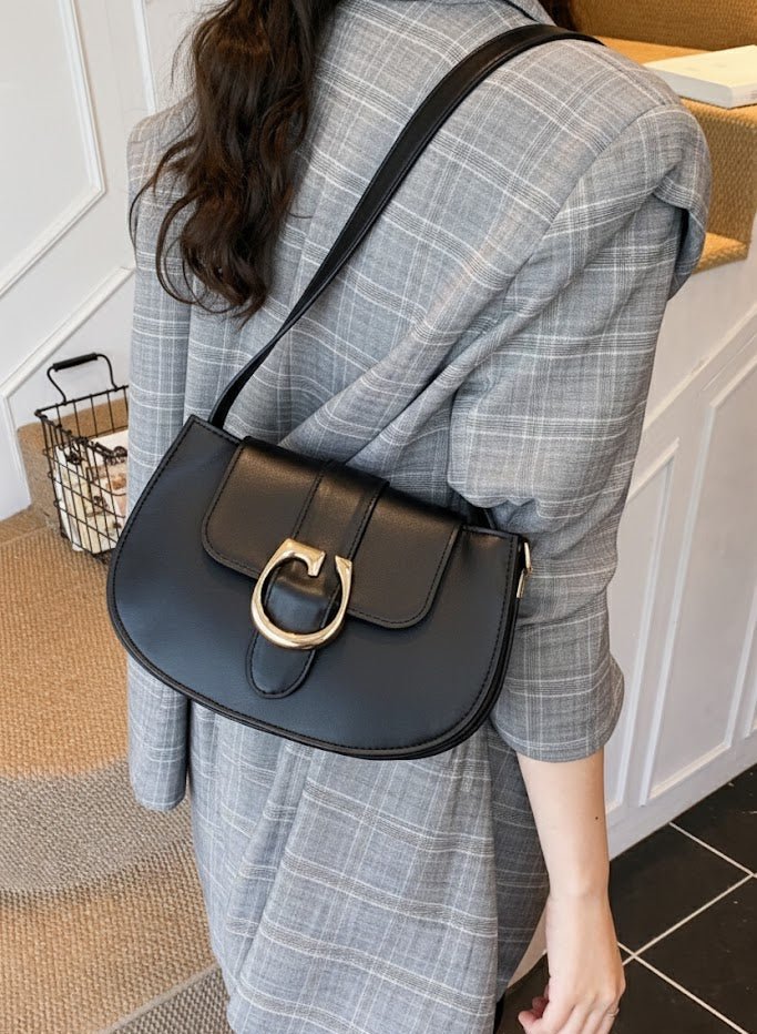 Chic Crossbody Bag – Effortless Elegance for Your Everyday Look BG15