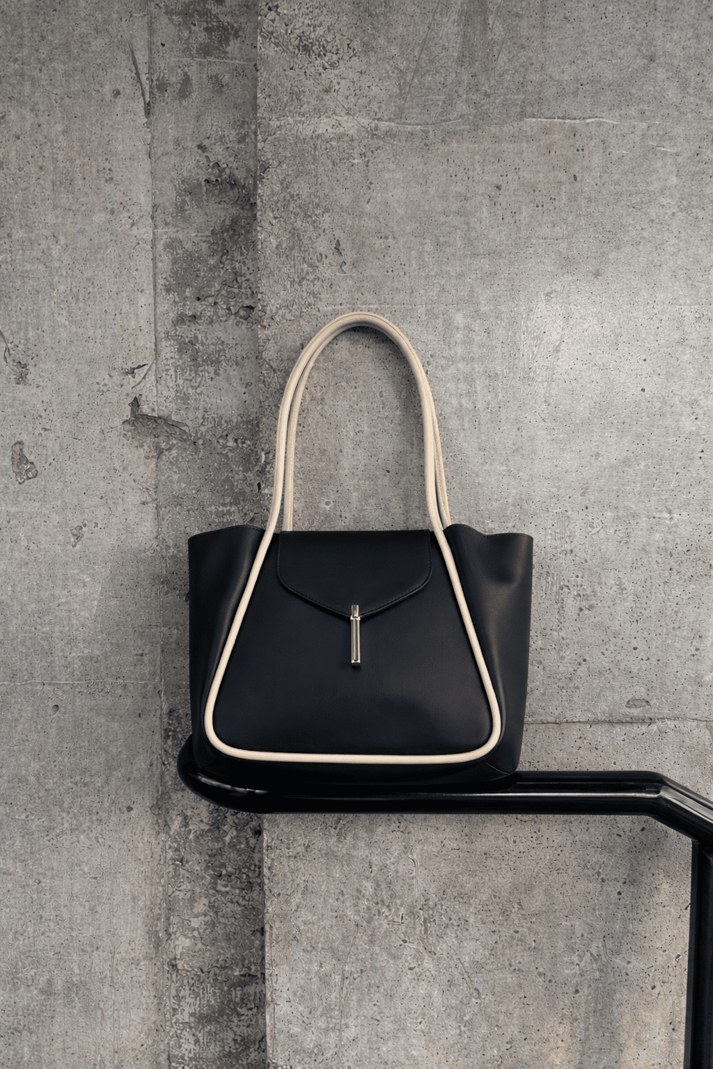 Minimal Tote Bag with Matching Pouch – 35×27 cm BG3