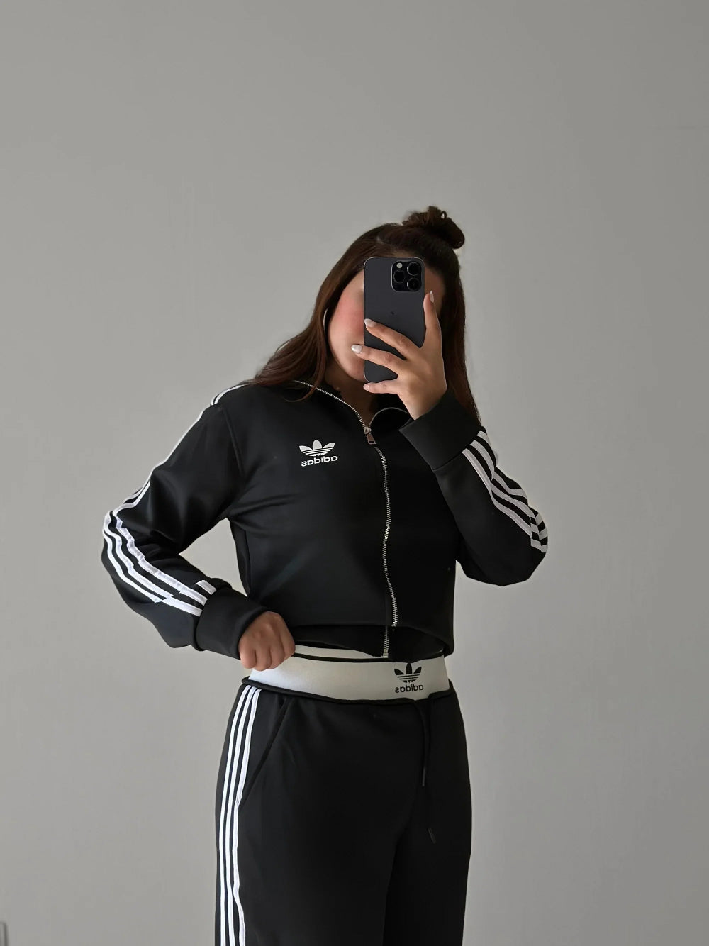 سوت اديداس قطعتين ( سويت شيرت + بنطلون ) S6 - Princess Store l برنسيس ستور 