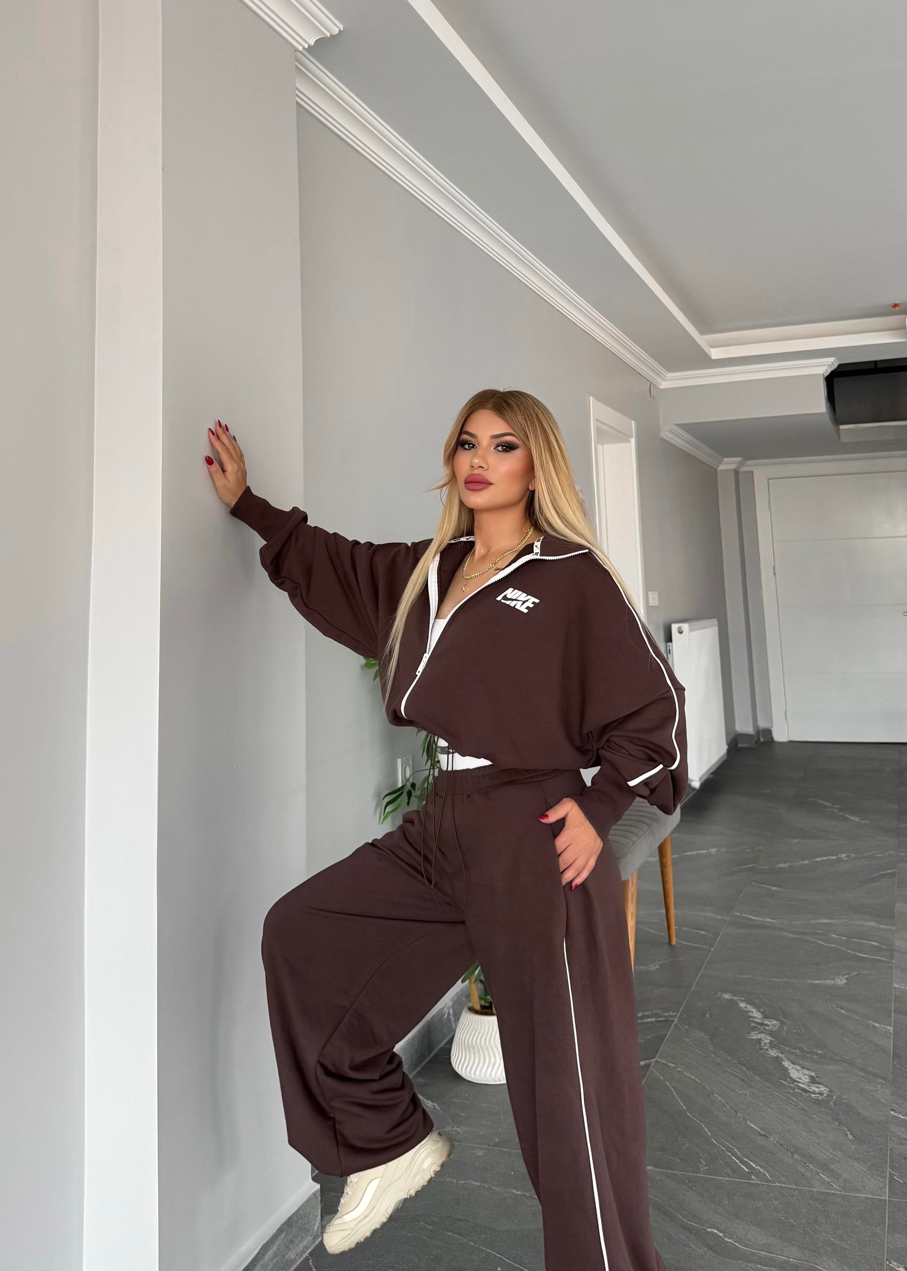 سوت NIKE 3 قطع ( سويت شيرت + بنطلون + توب ) S20 - Princess Store l برنسيس ستور 