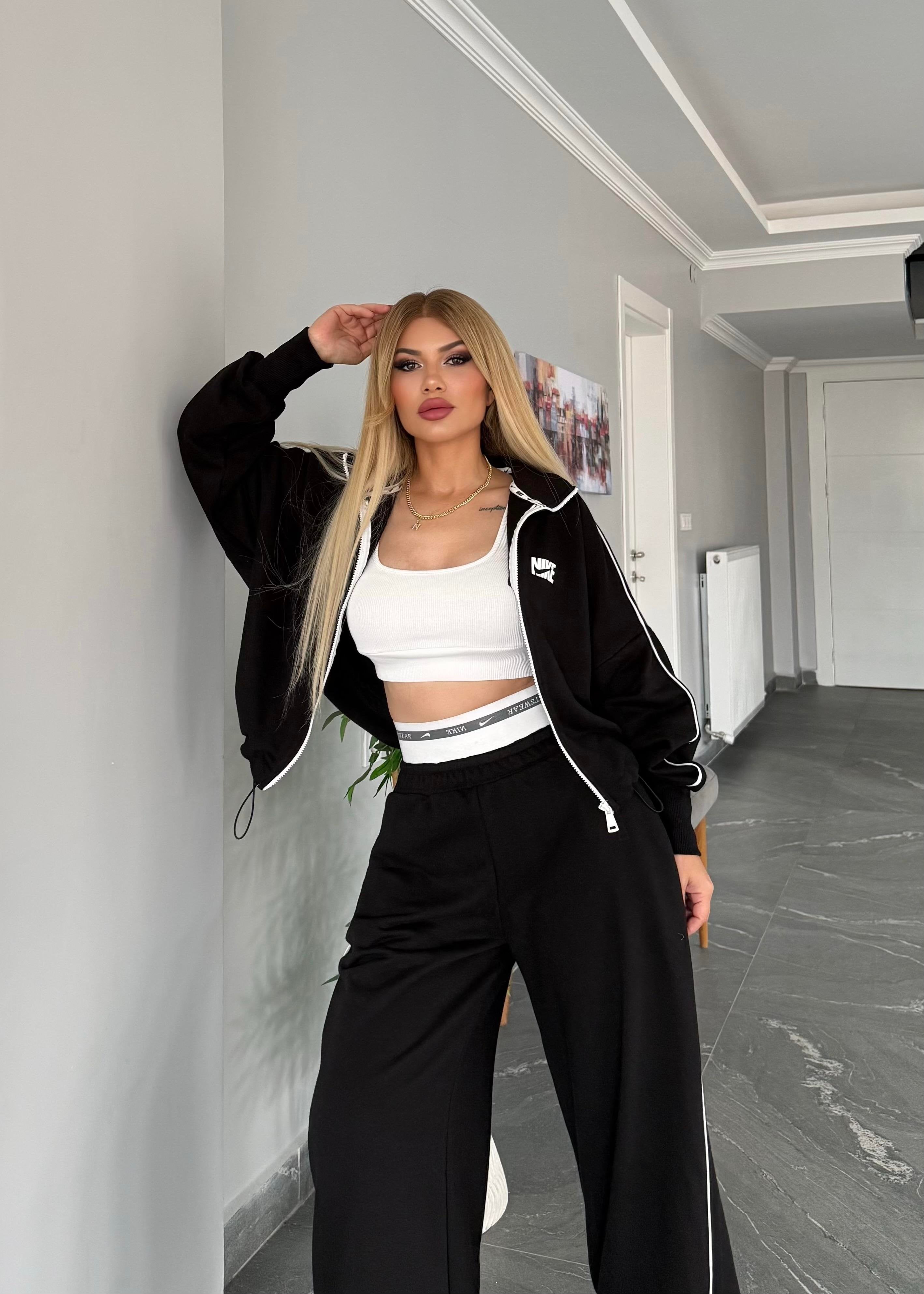 سوت NIKE 3 قطع ( سويت شيرت + بنطلون + توب ) S20 - Princess Store l برنسيس ستور 